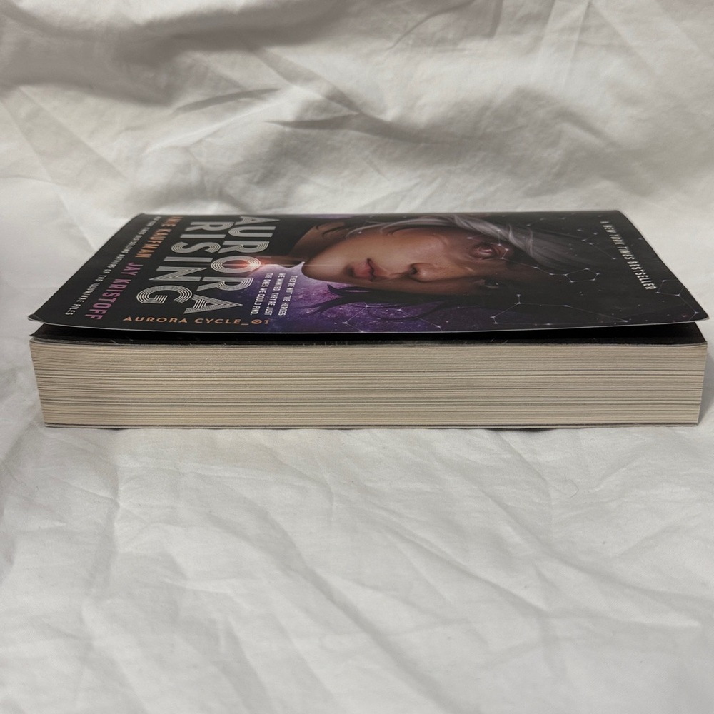 “Aurora Rising” Sci-Fi Fantasy Paperback Book by Amie Kaufman and Jay Kristoff - Picture 5 of 11